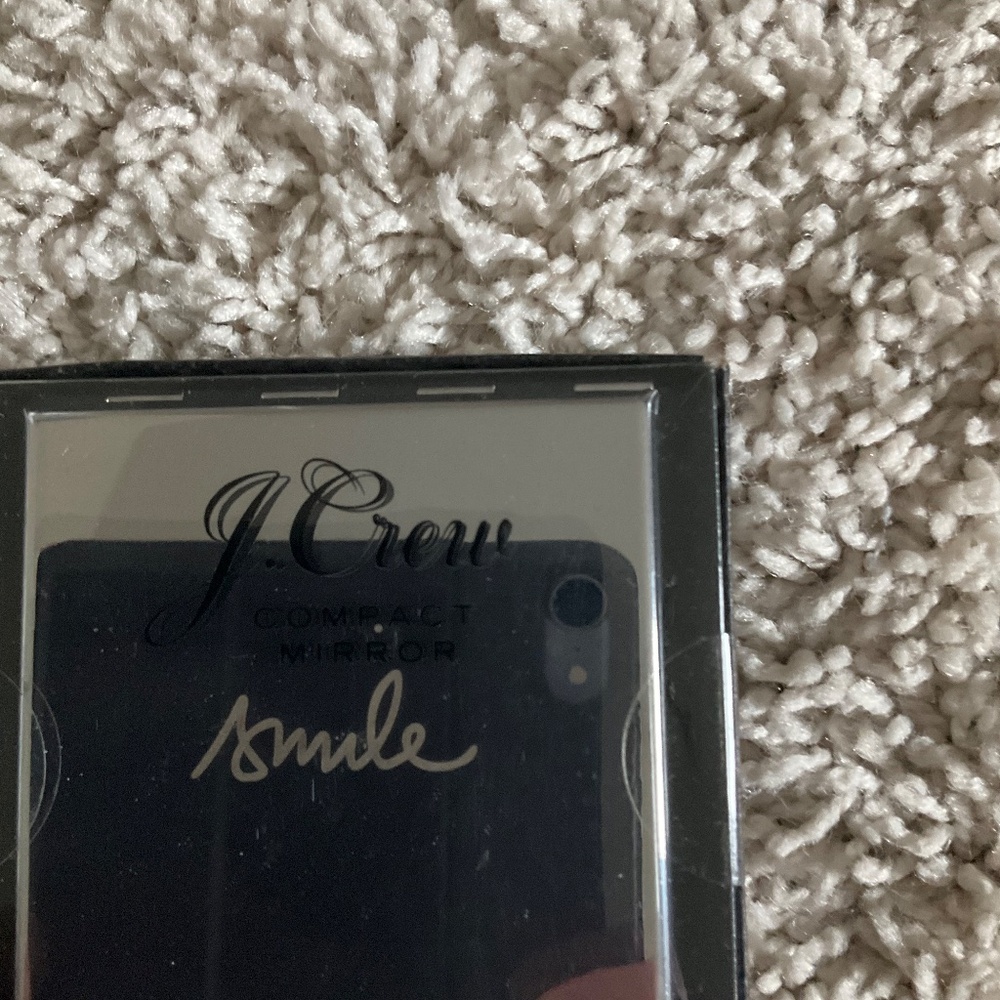 J.CREW COMPACT MIRROR SMILE - Picture 4 of 4
